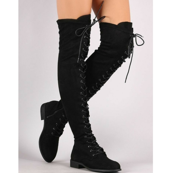 𝙇𝙖𝙨𝙩 7.5 🖤🎥High Standards
Lace Up Boot - Picture 3 of 10